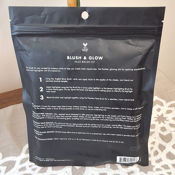 NEW Gift Set,E.l.f. Cosmetic Brushes, Silver&Glass Container+Purse Compact - Picture 4 of 8